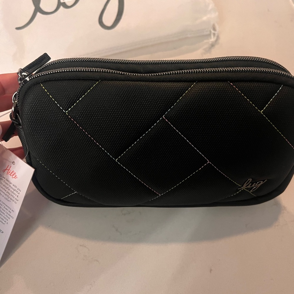 Brand new with tags black lug classic convertible crossbody coupe - Picture 4 of 7